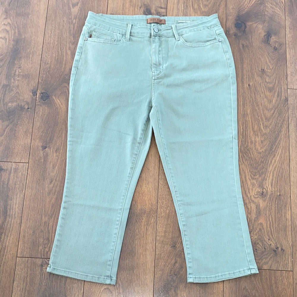 Judy Blue High Waist Garment Dyed Capri Jeans Size 15/30 Sage